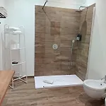 S'apposentu 15 مونسيرّاتو